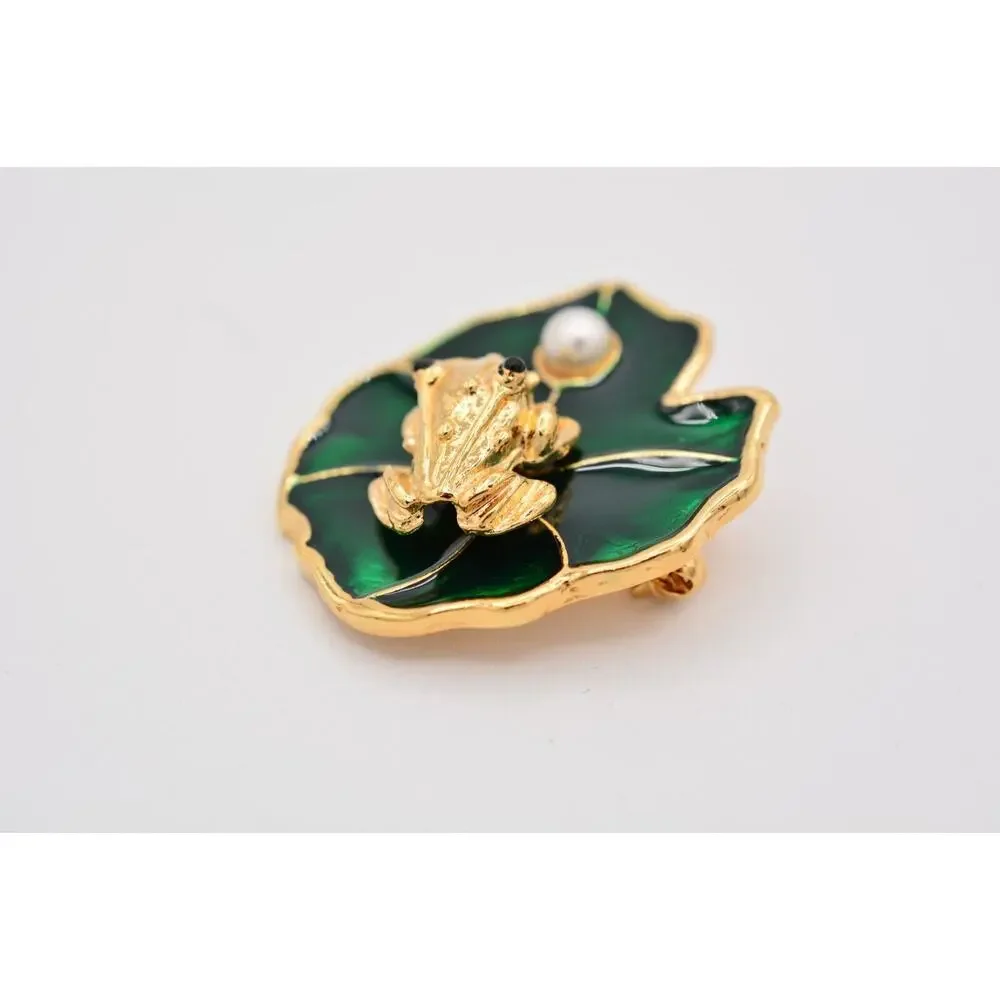 JJI Vintage Frog Pin Brooch Lily Pad Pearl Green Gold Tone Enamel Signed BinAT
